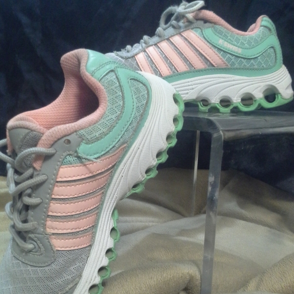 Girls trainers - Picture 2 of 4